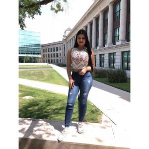 Meet your Posher, Aracely